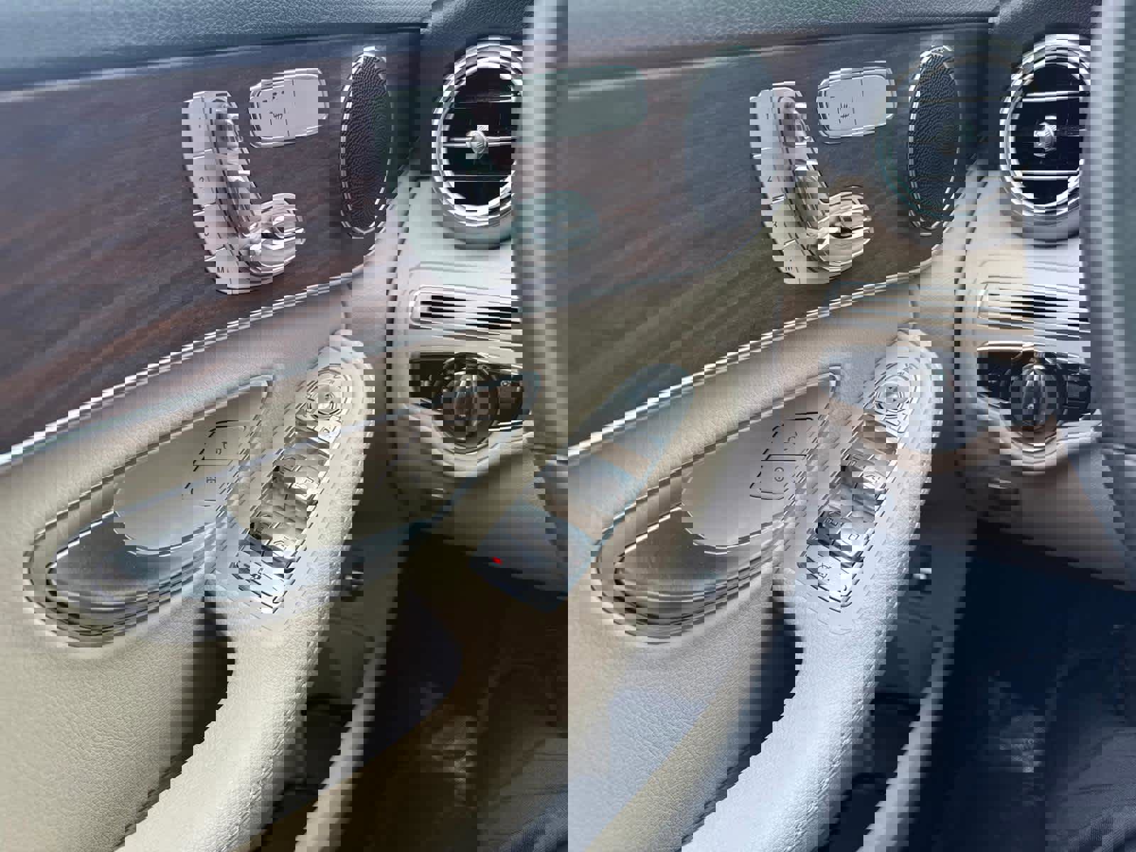 Used 2020 Mercedes-Benz C 300 4MATIC Sedan image 22