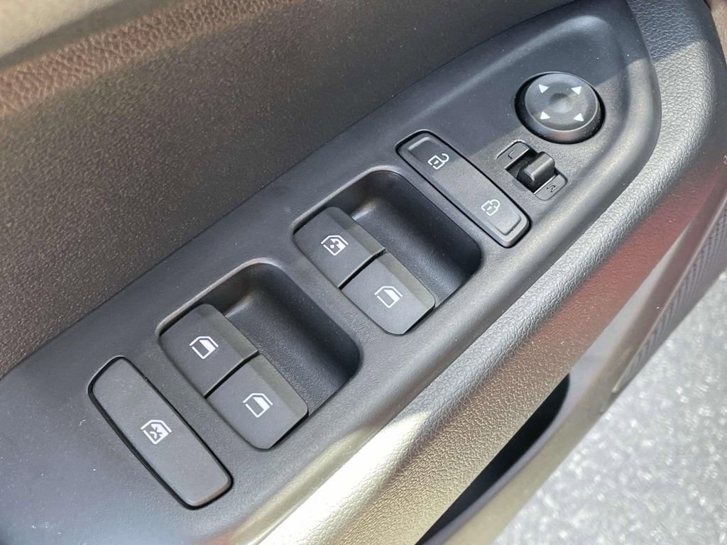 New 2025 Hyundai Venue SEL image 18