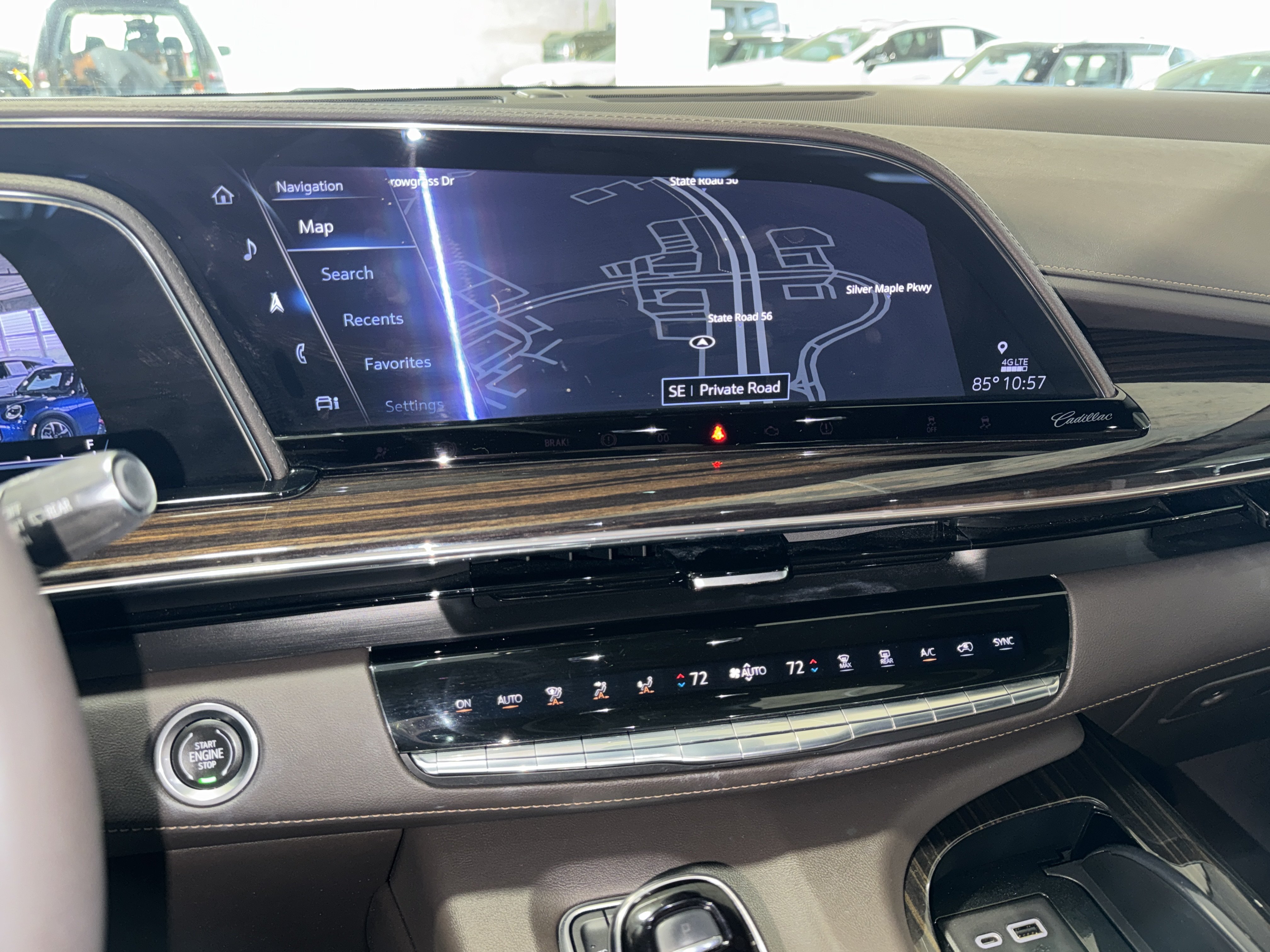 Used 2023 Cadillac Escalade Premium Luxury w/ LPO, Illumination Package AWD/4WD image 26