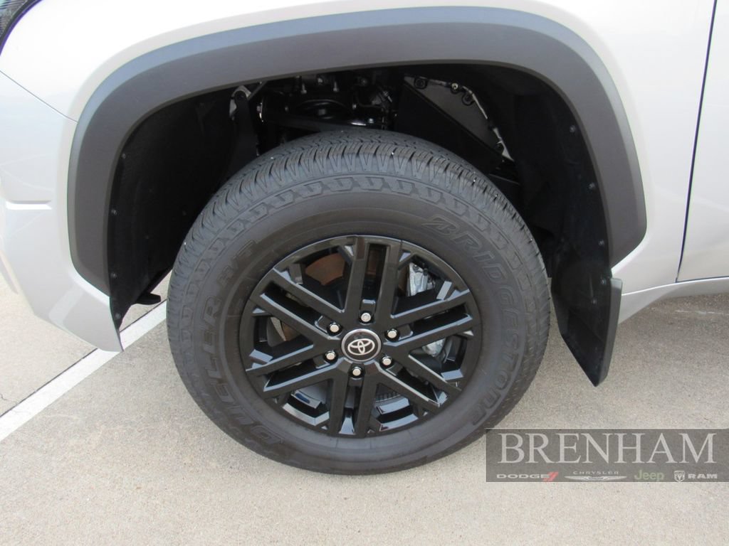 Used 2025 Toyota Tundra SR5 AWD/4WD image 15