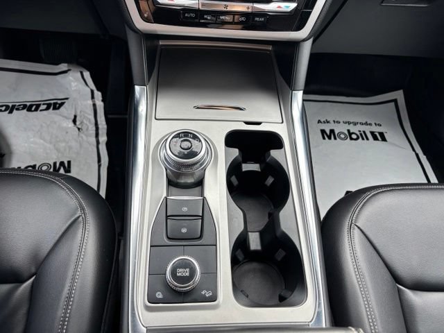 Used 2023 Ford Explorer XLT w/ Equipment Group 202A AWD/4WD image 14