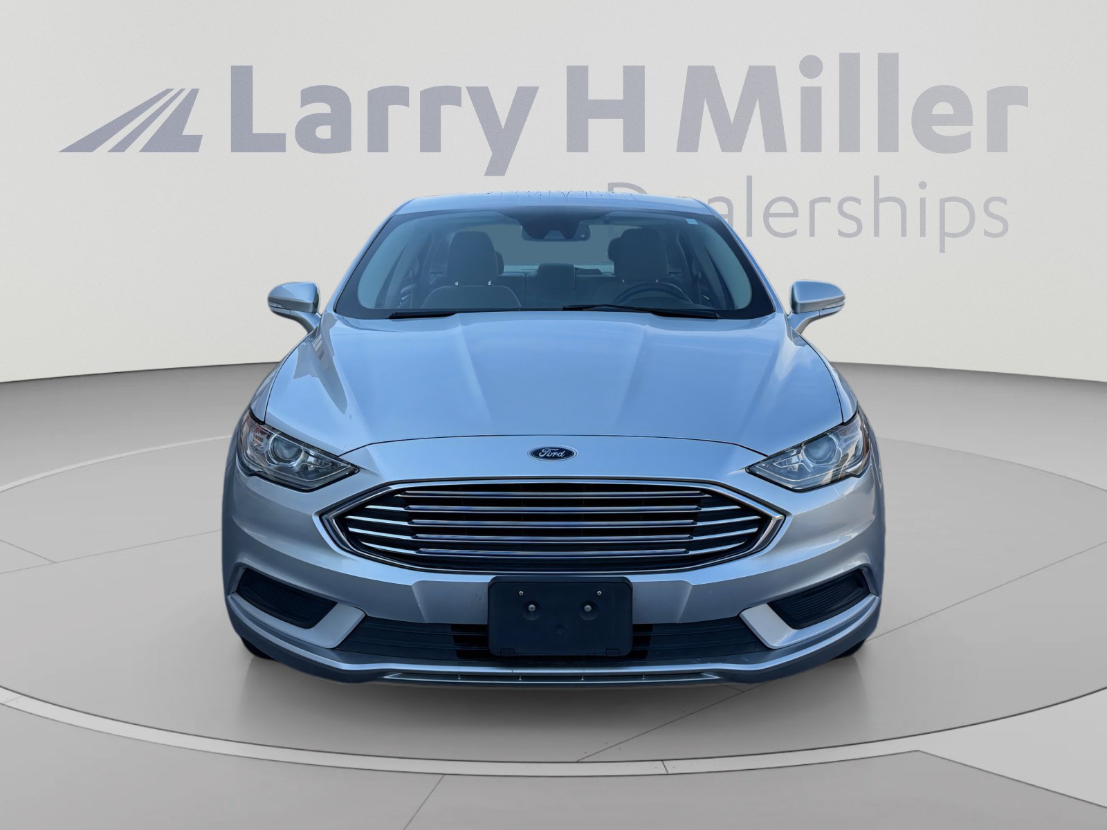 Used 2018 Ford Fusion SE FWD image 8