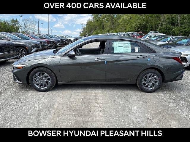 New 2026 Hyundai Elantra Hybrid FWD image 2