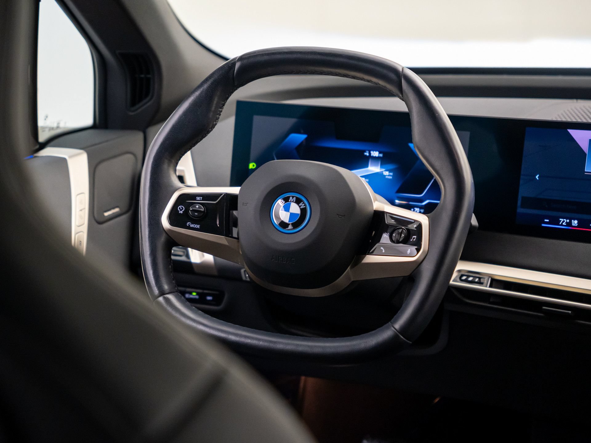 Certified 2024 BMW iX xDrive50 w/ Premium Package AWD/4WD image 11