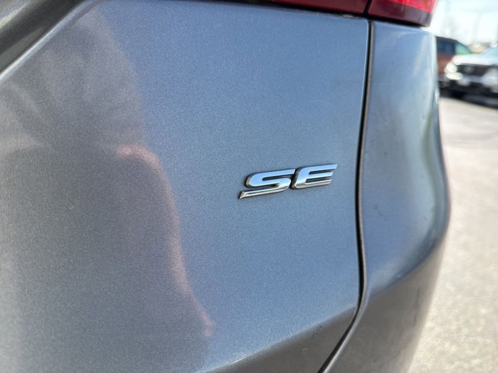 Used 2014 Ford Fusion SE FWD image 4