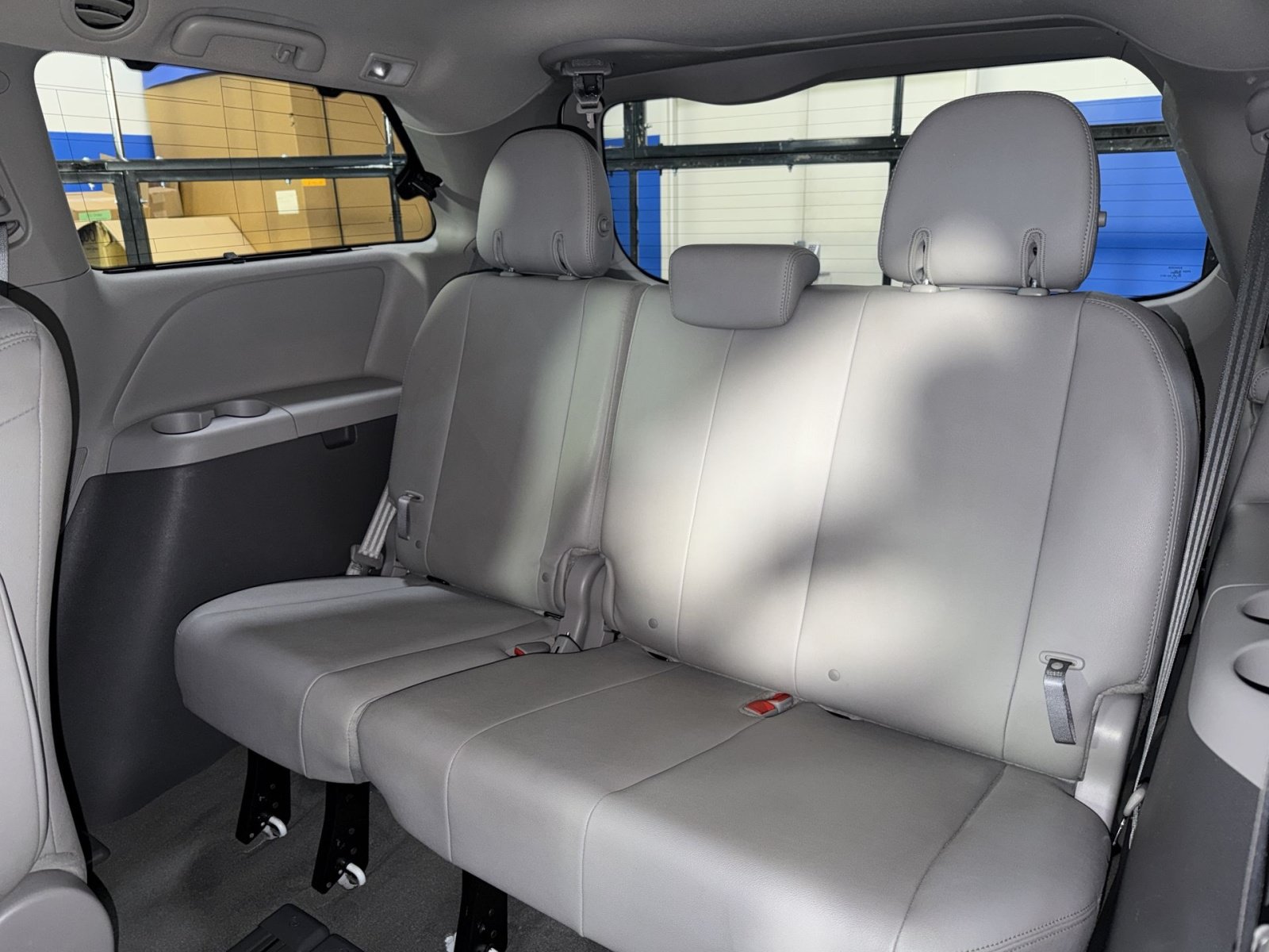 Used 2018 Toyota Sienna XLE Premium FWD image 29