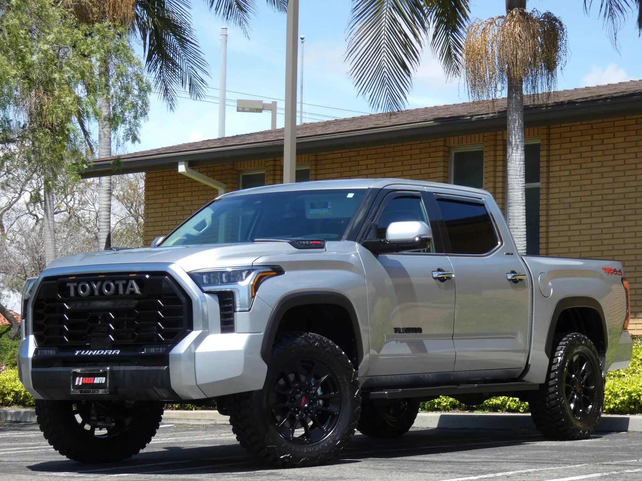 Used 2024 Toyota Tundra Limited w/ TRD Off-Road Package image 4