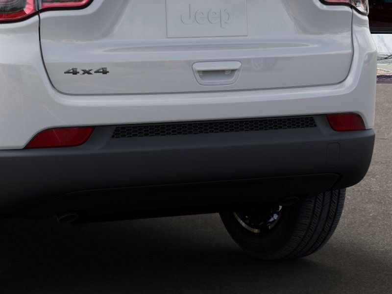 New 2026 Jeep Compass Latitude image 13