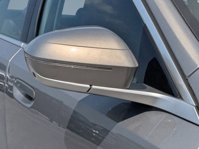 Used 2025 BMW 540i xDrive image 11