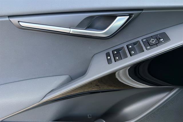 New 2026 Kia Niro Wind FWD image 11