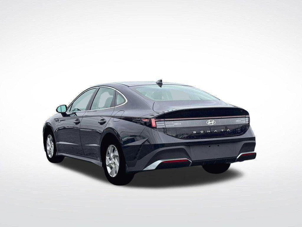 New 2026 Hyundai Sonata SE FWD image 5