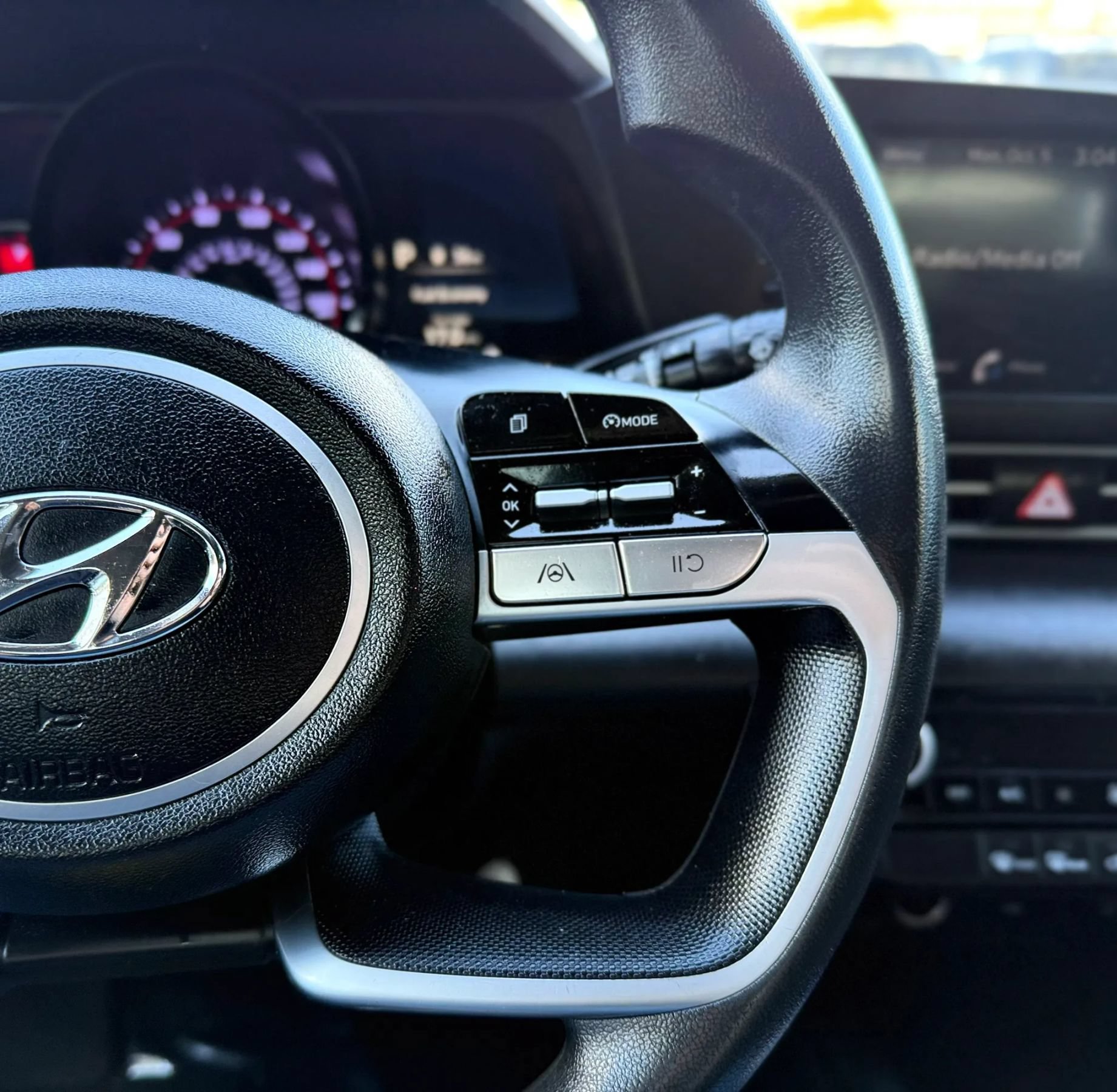 Used 2023 Hyundai Elantra SEL FWD image 13