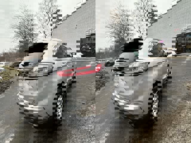 Used 2019 Ford Edge SEL w/ Equipment Group 201A image 8