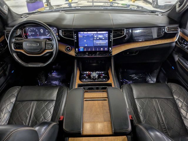 Used 2022 Jeep Grand Wagoneer Series III w/ Rear Seat Video Group 1 AWD/4WD image 18