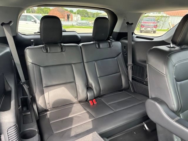 Used 2023 Ford Explorer XLT w/ Equipment Group 202A AWD/4WD image 24