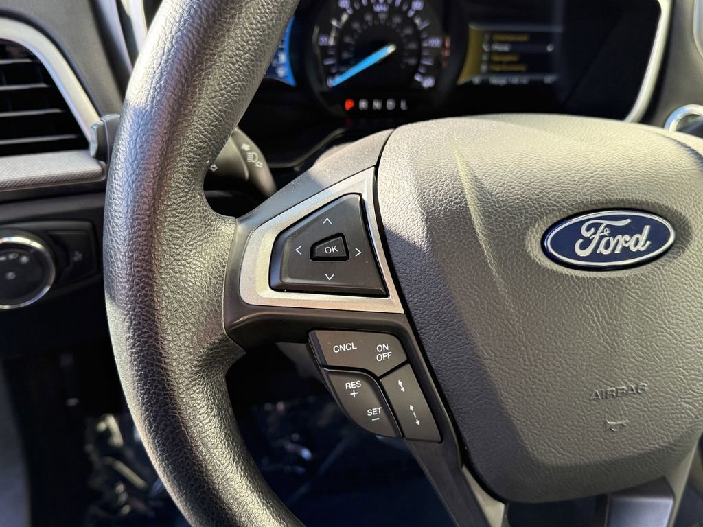 Used 2019 Ford Fusion SE image 18