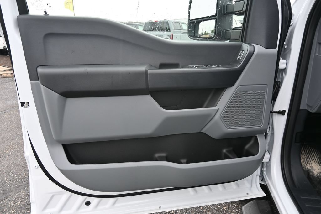 New 2026 Ford F350 XL w/ XL Chrome Package AWD/4WD image 17