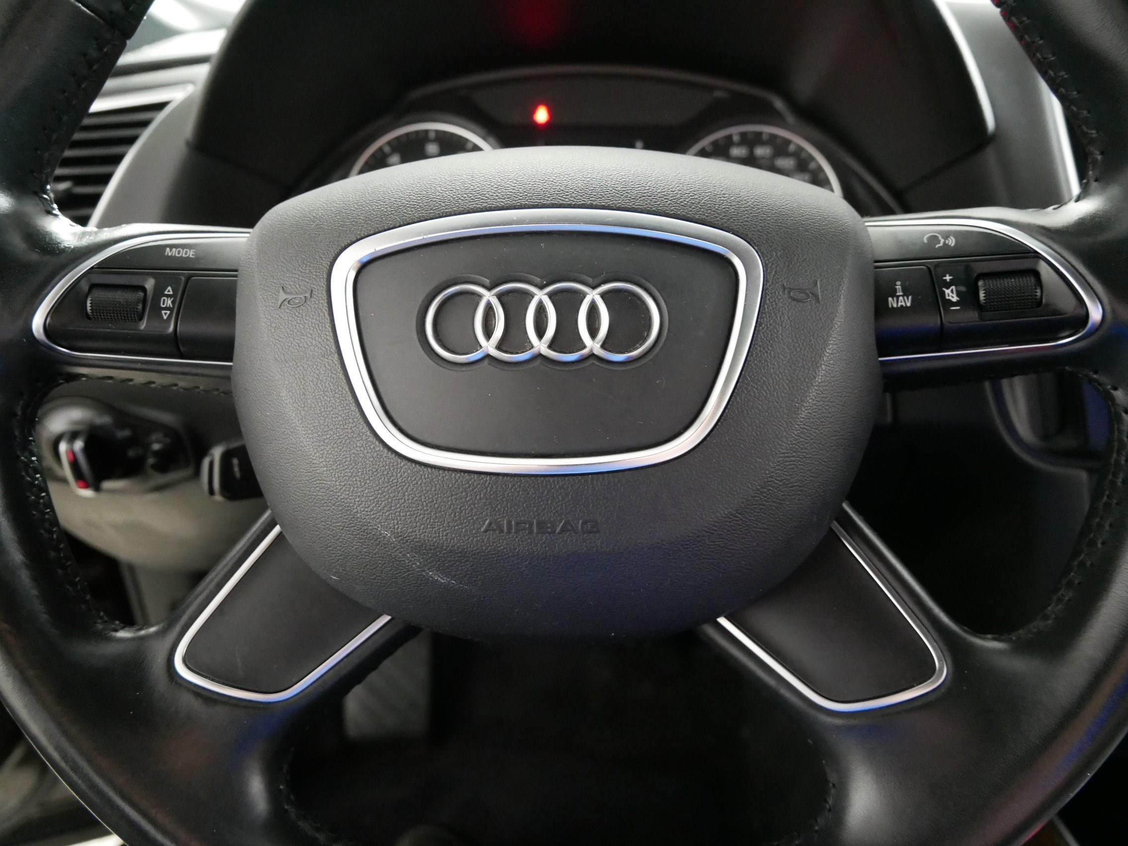 Used 2017 Audi Q5 2.0T Premium Plus w/ Technology Package AWD/4WD image 25