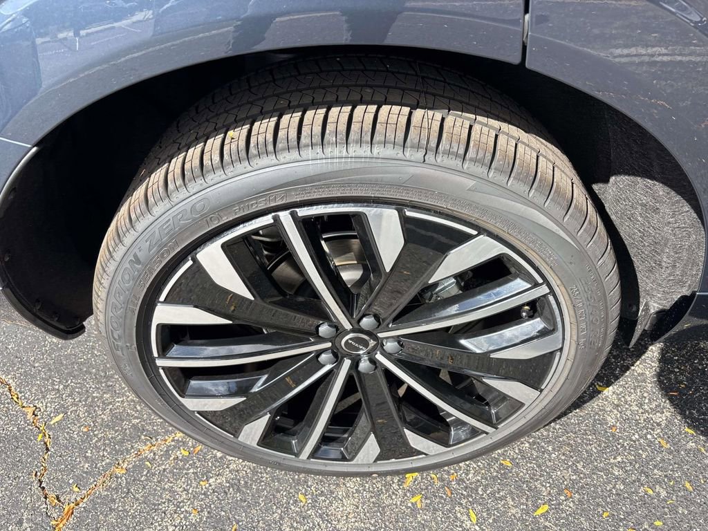 New 2026 Volvo XC60 B5 Ultra w/ Protection Package Premier image 10