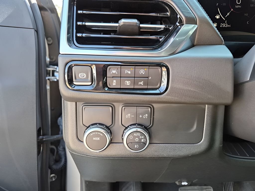 Used 2025 GMC Yukon XL Denali image 33