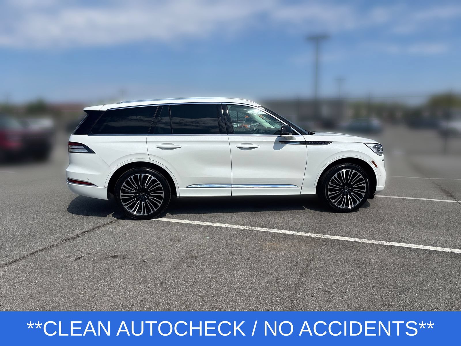 Certified 2024 Lincoln Aviator Black Label w/ Class IV Trailer Tow Package AWD/4WD image 7