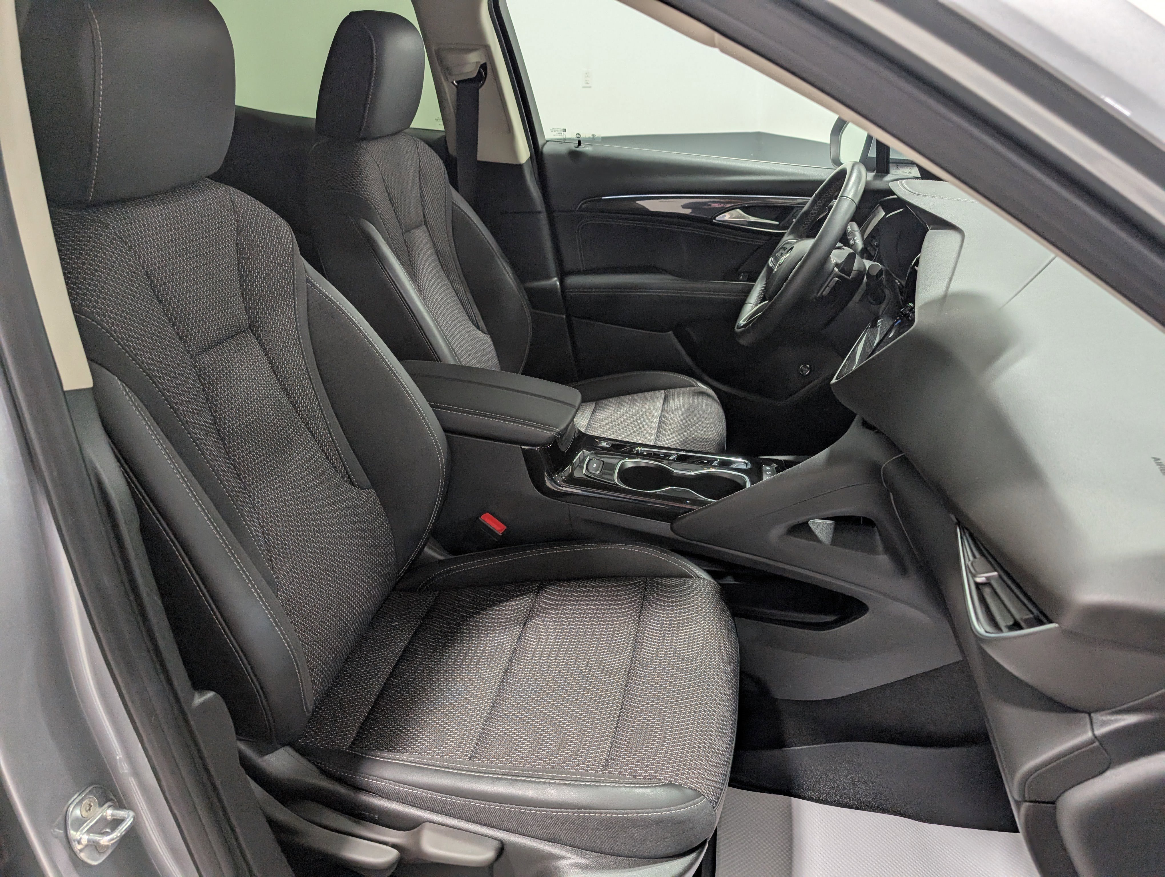 Used 2023 Buick Envision Preferred image 21