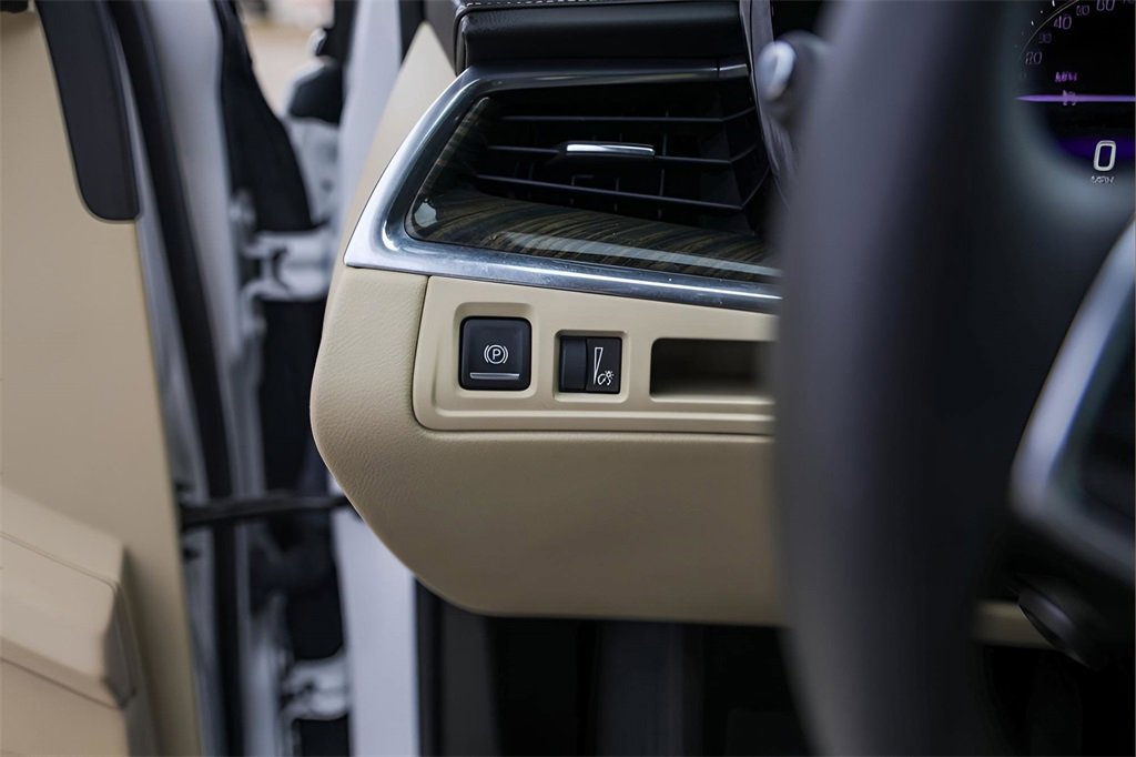 Used 2017 Cadillac XT5 FWD image 15