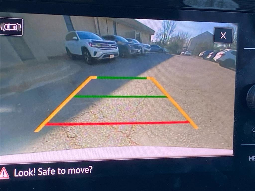 Used 2025 Volkswagen Taos SEL image 14