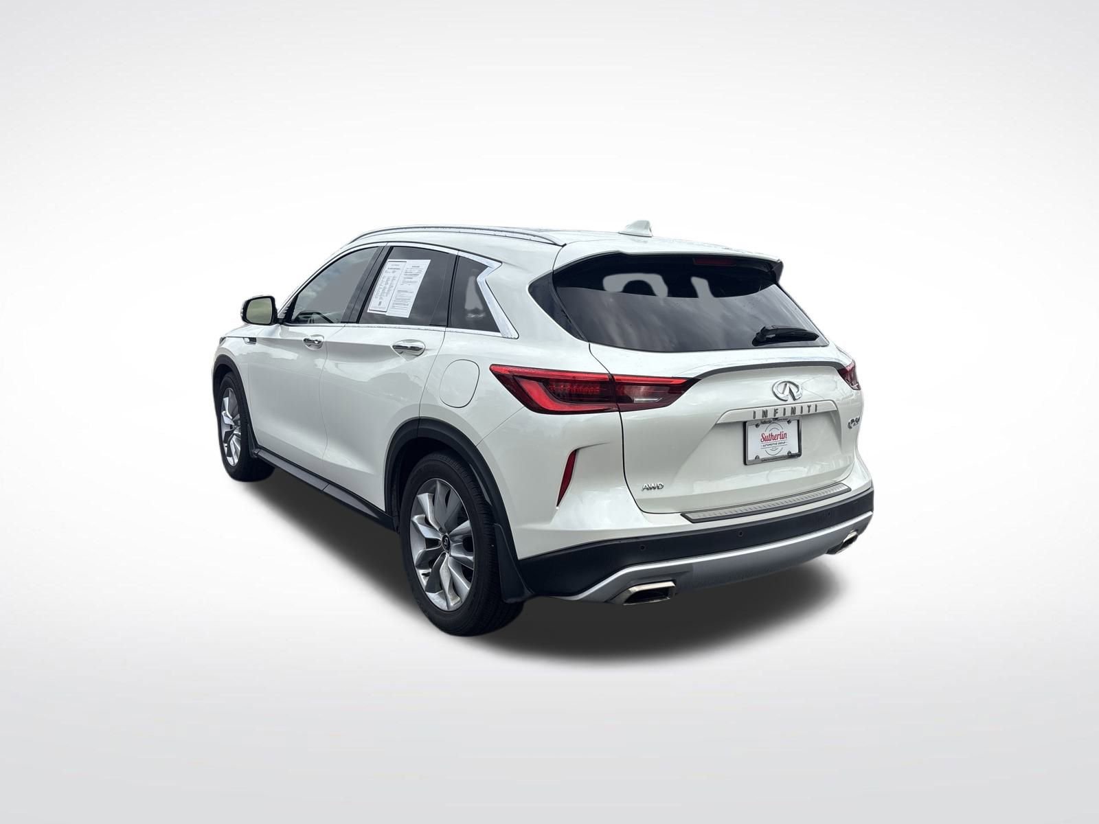 Used 2021 INFINITI QX50 Essential w/ Convenience Package image 3