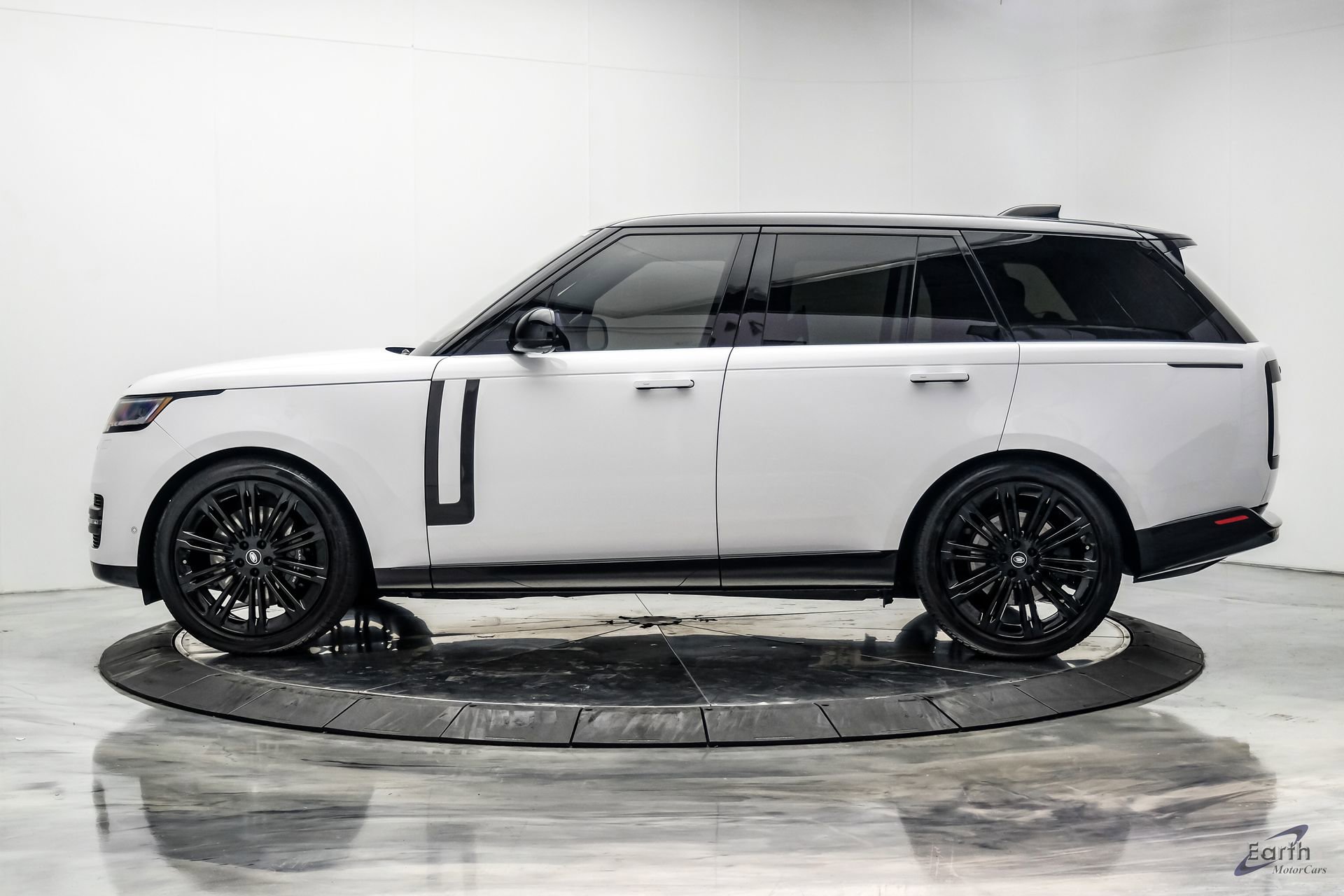 Used 2023 Land Rover Range Rover Autobiography AWD/4WD image 7