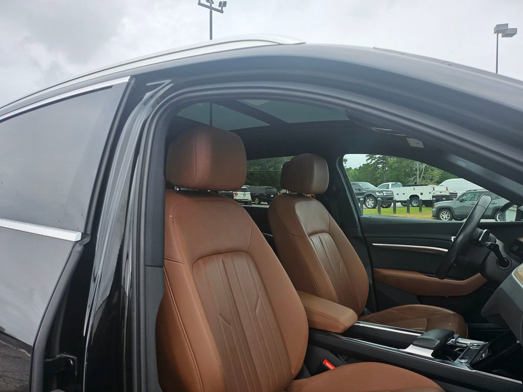 Used 2021 Audi e-tron Premium image 35