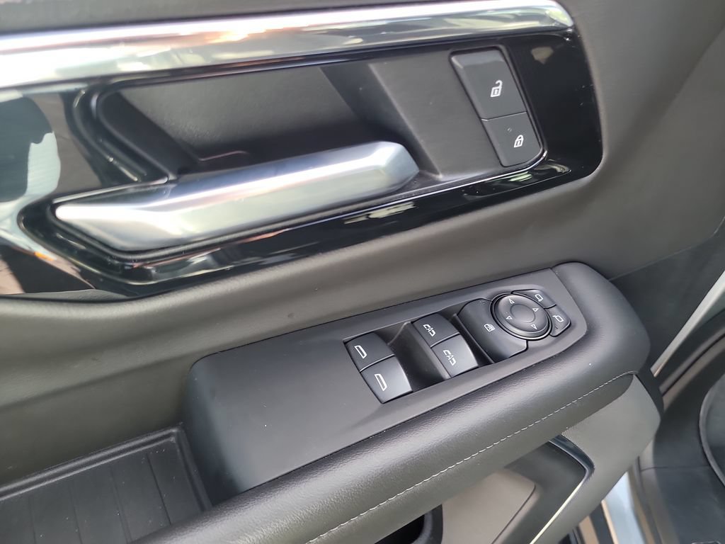 Used 2025 Chevrolet Tahoe LS RWD image 15