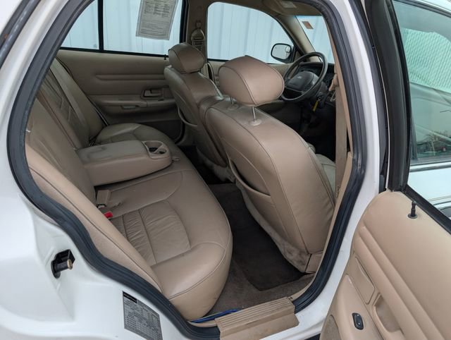 Used 2002 Ford Crown Victoria LX image 22