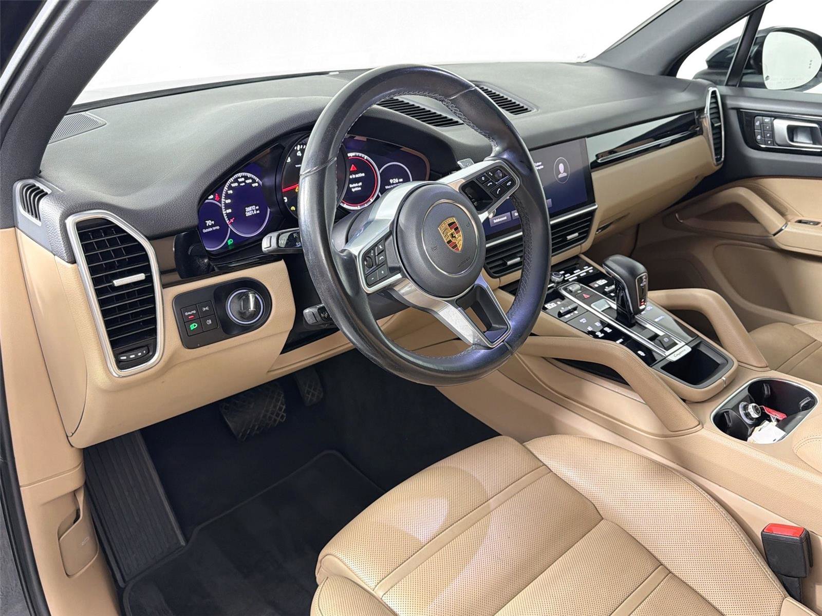 Certified 2022 Porsche Cayenne GTS AWD/4WD image 3