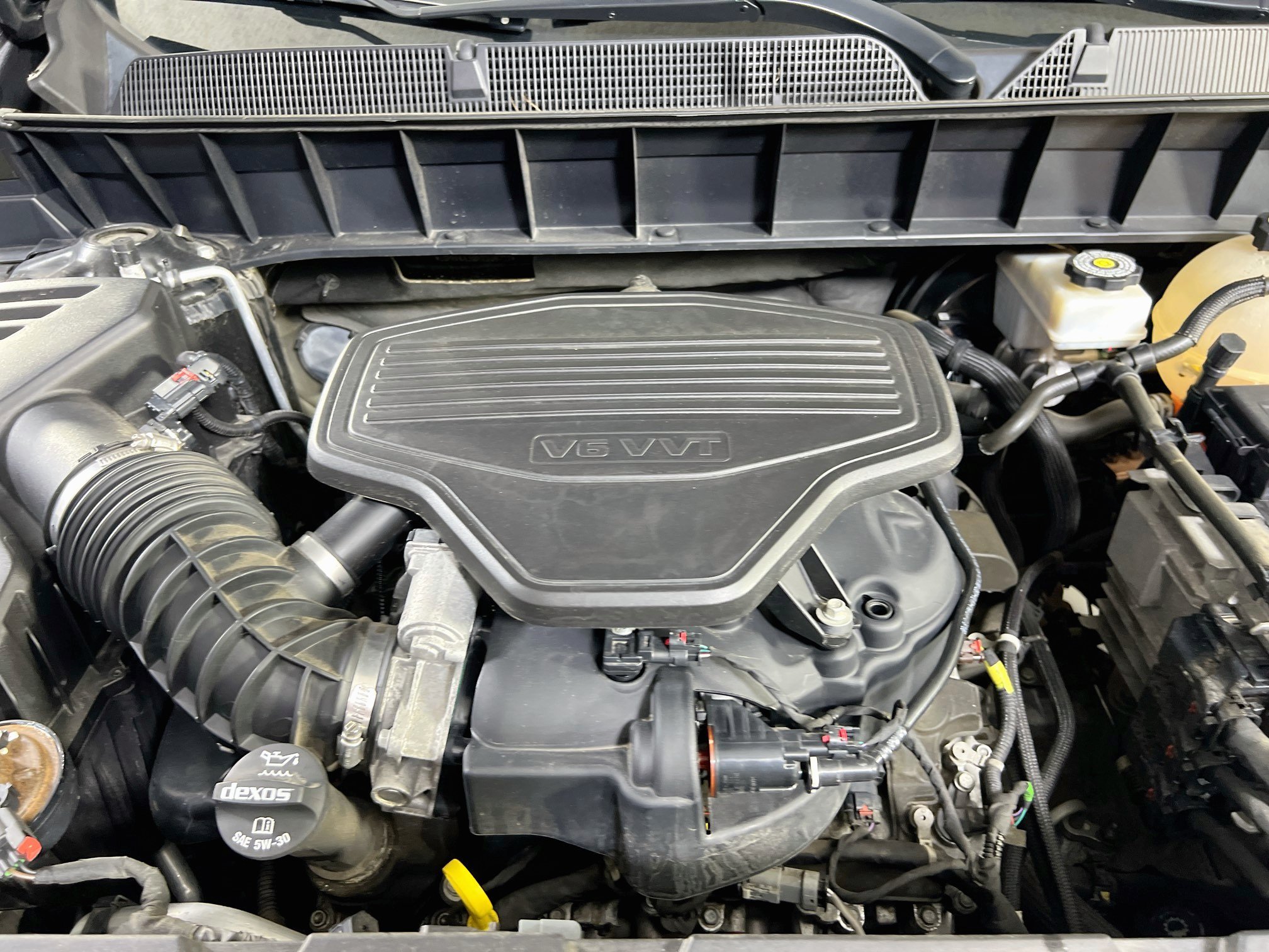 Used 2019 GMC Acadia SLT w/ LPO, Floor Liner Package AWD/4WD image 33