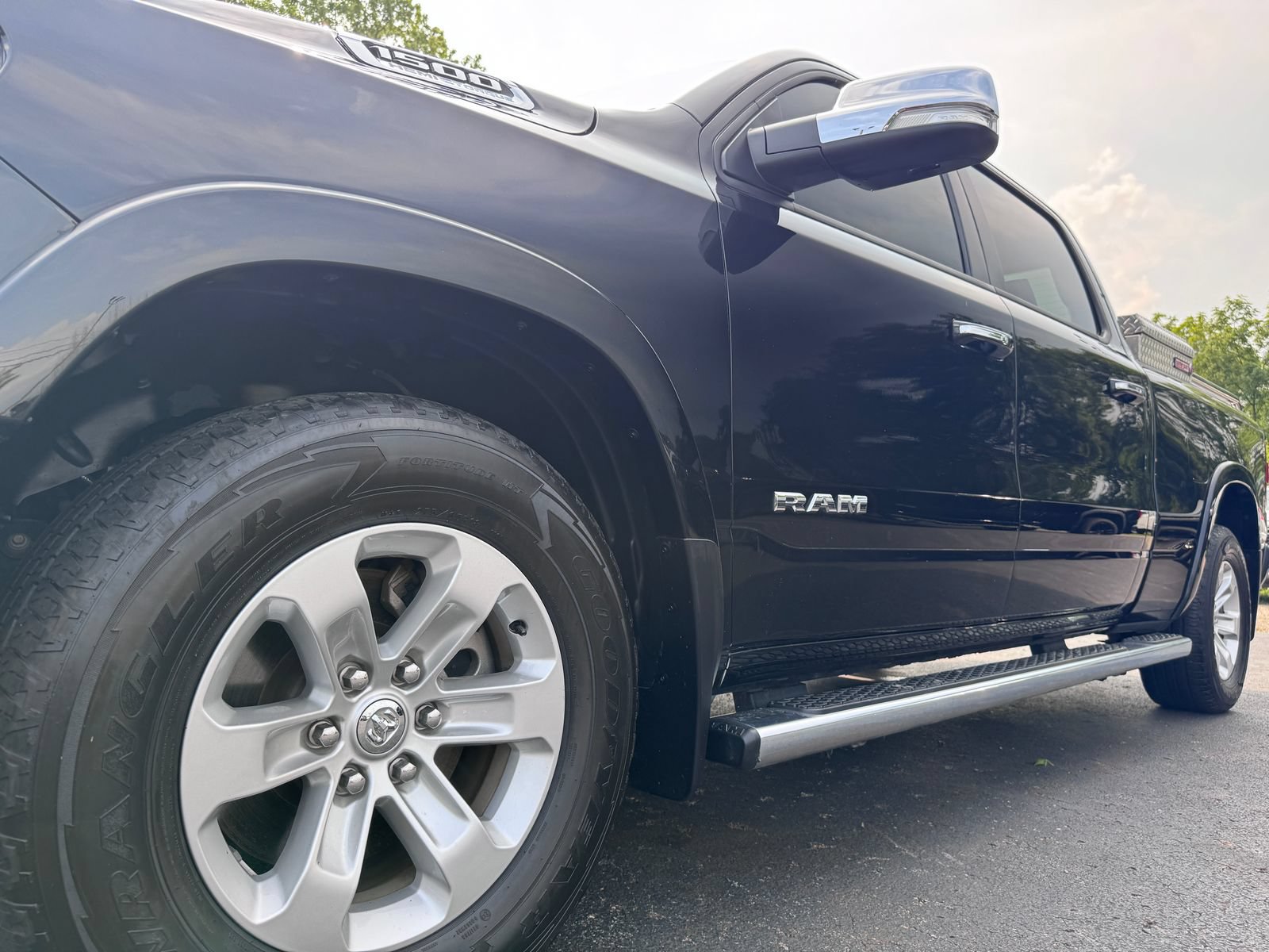 Used 2022 RAM 1500 Laramie AWD/4WD image 12