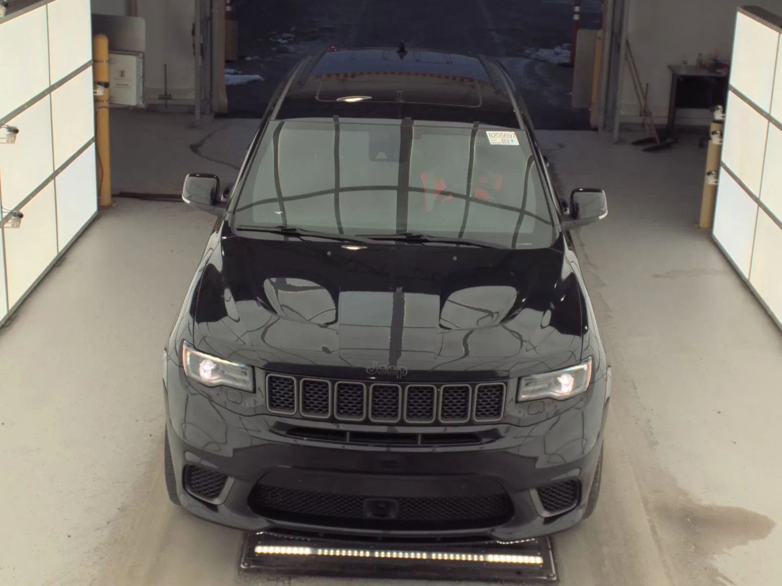 Used 2018 Jeep Grand Cherokee Trackhawk image 2
