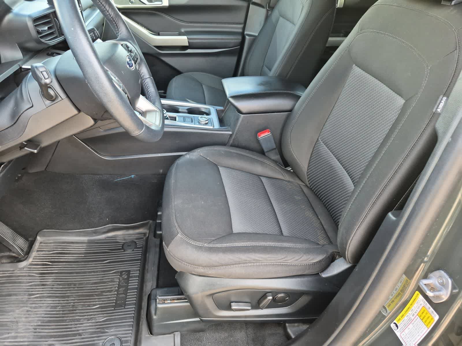 Used 2023 Ford Explorer XLT AWD/4WD image 16