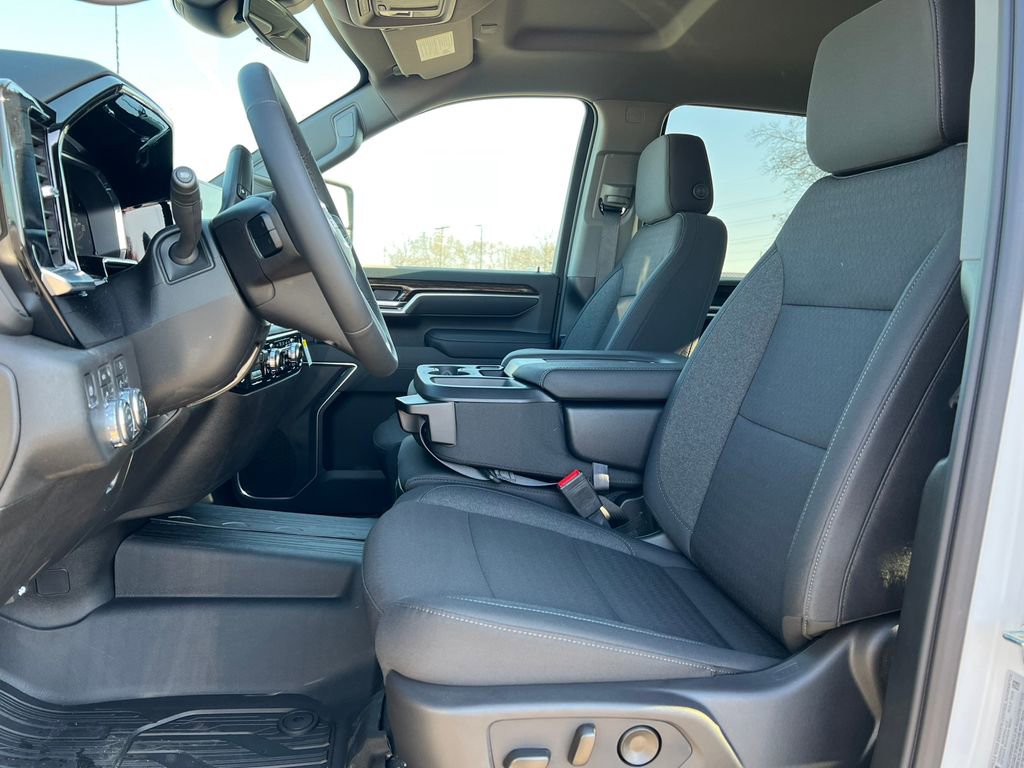 New 2026 GMC Sierra 2500 SLE w/ SLE Value Package; image 4