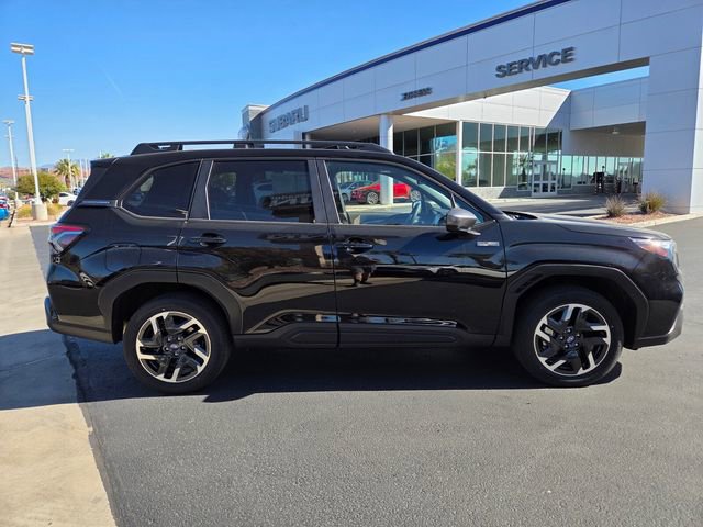 Used 2025 Subaru Forester Premium image 3