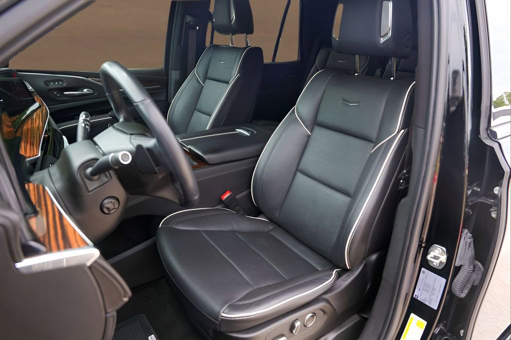 Used 2021 Cadillac Escalade Premium Luxury w/ Driver Assist Tech Package AWD/4WD image 7