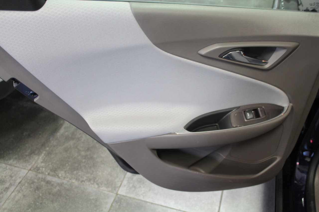 Used 2017 Chevrolet Malibu LT image 21