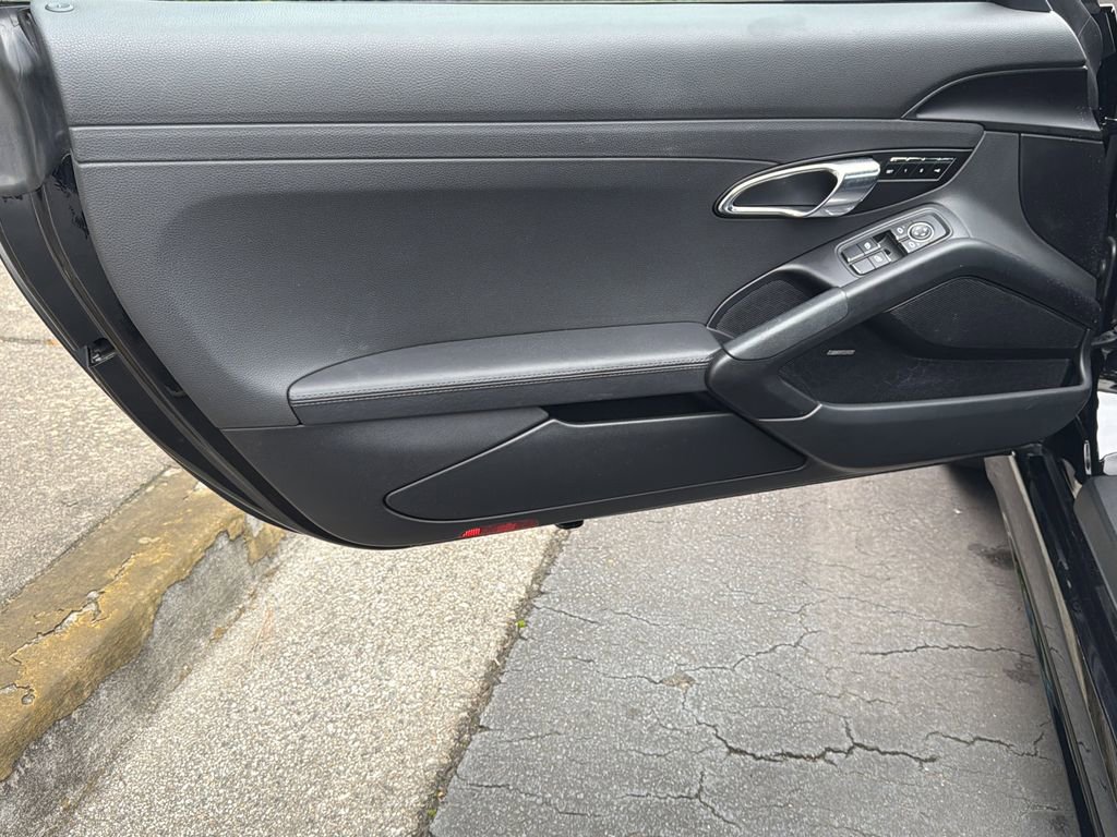 Used 2018 Porsche 718 Cayman image 10