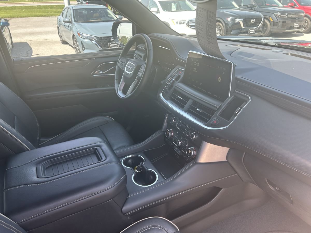 Used 2022 GMC Yukon SLT w/ SLT Luxury Package image 12