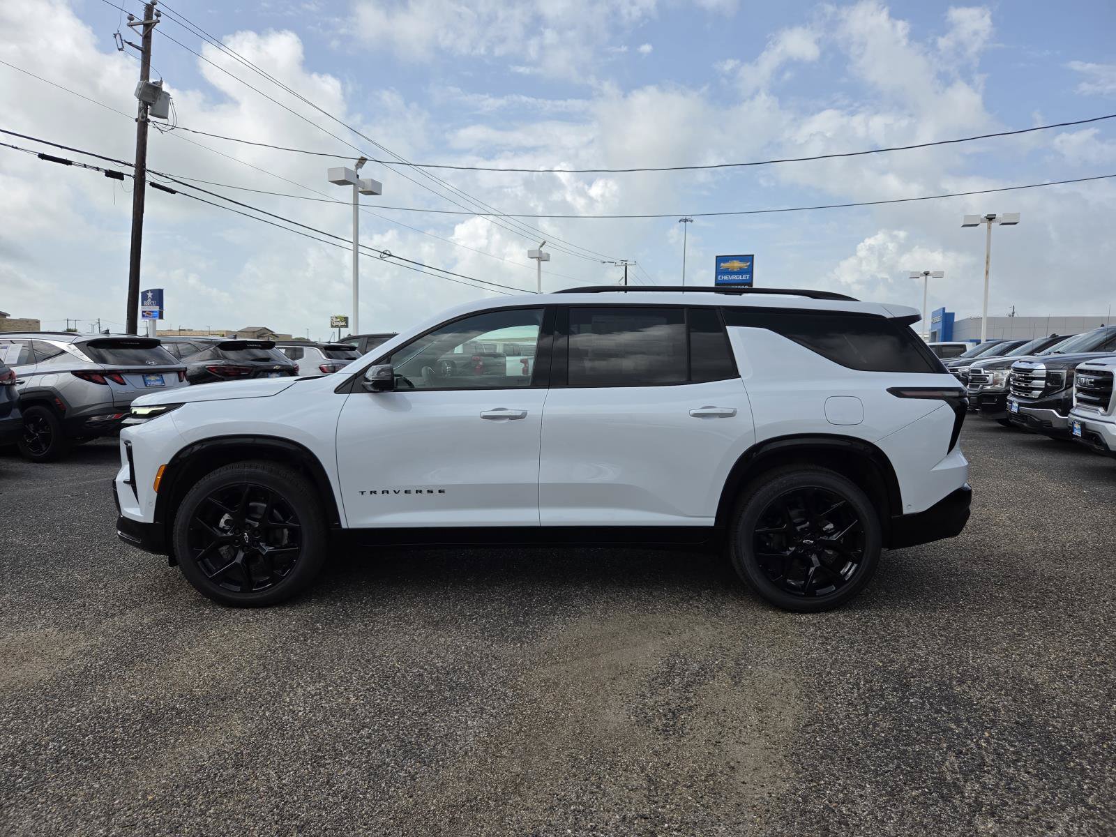New 2026 Chevrolet Traverse RS FWD image 2