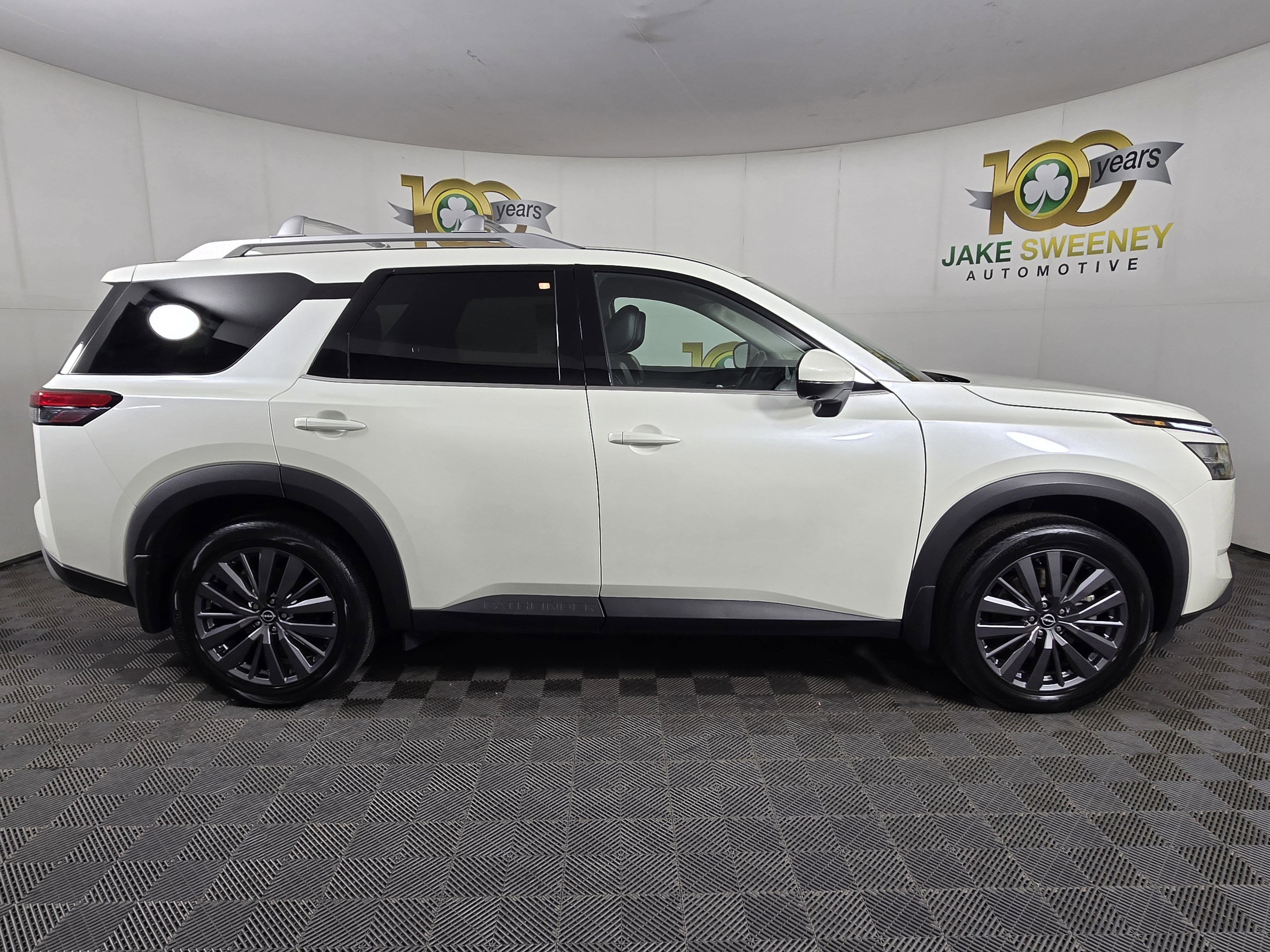 Used 2024 Nissan Pathfinder SL w/ SL Premium Package image 10