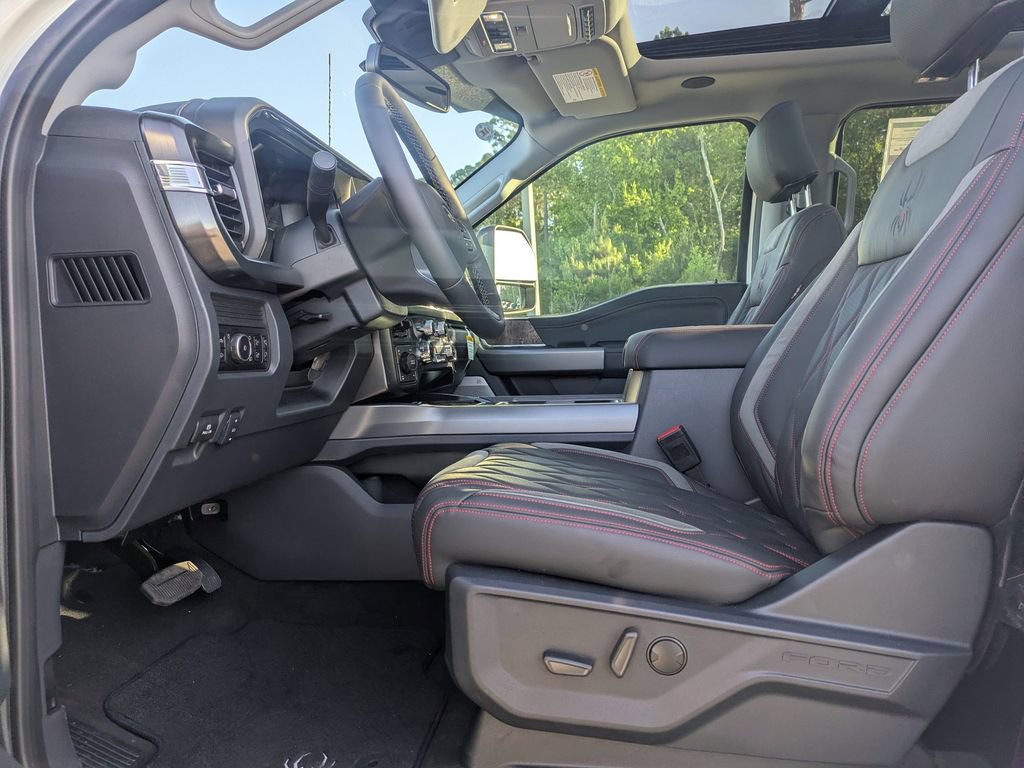 New 2026 Ford F250 Lariat w/ Black Appearance Package AWD/4WD image 13
