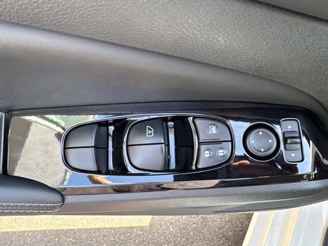 Used 2023 Nissan Altima 2.5 SV FWD image 7