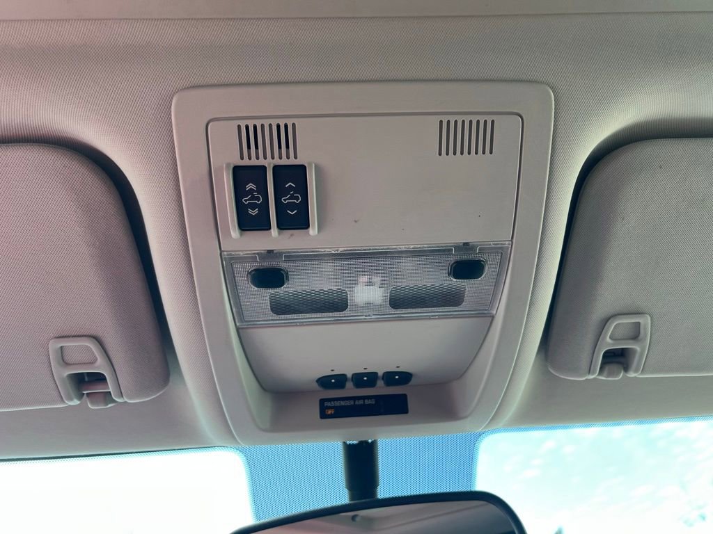 Used 2011 Chevrolet Avalanche LTZ image 35