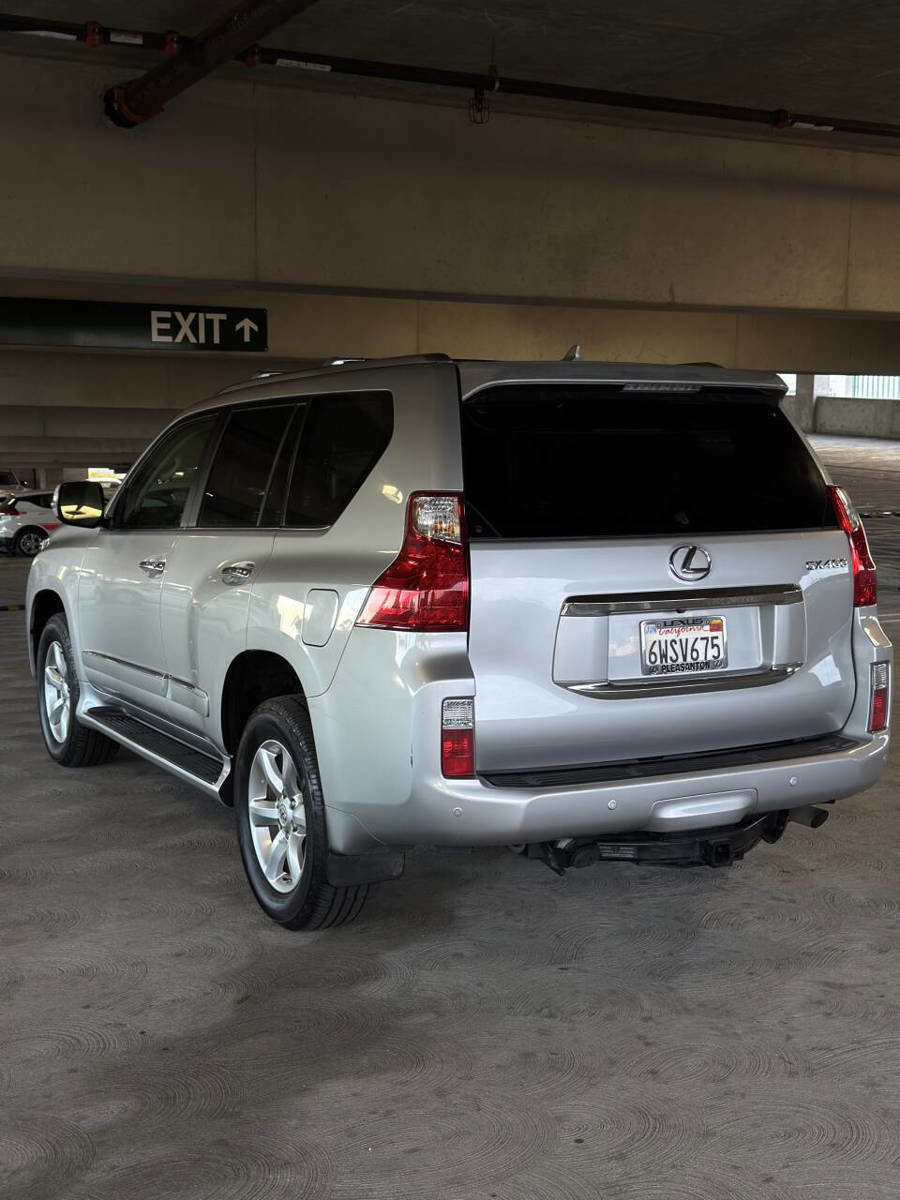 Used 2012 Lexus GX 460 image 4